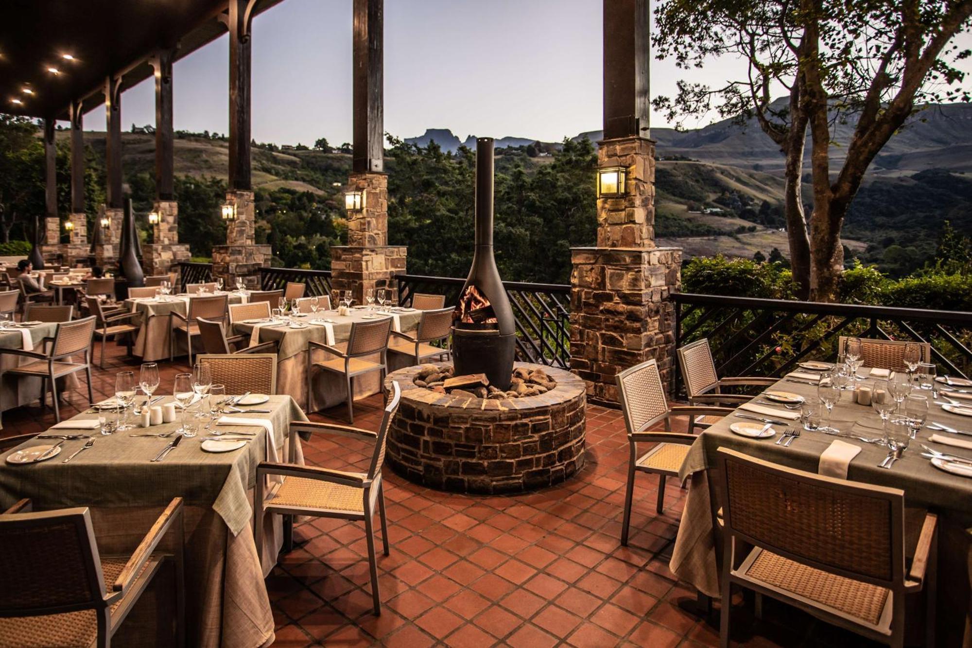Drakensberg Sun Resort Cathkin Park エクステリア 写真