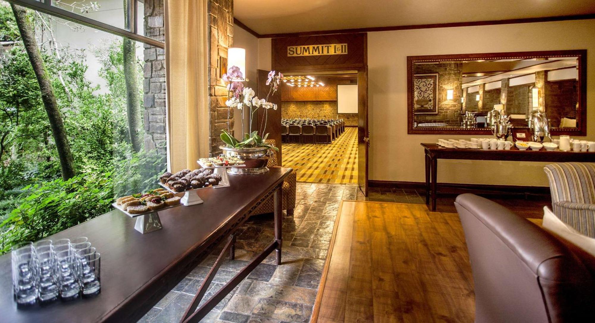 Drakensberg Sun Resort Cathkin Park エクステリア 写真