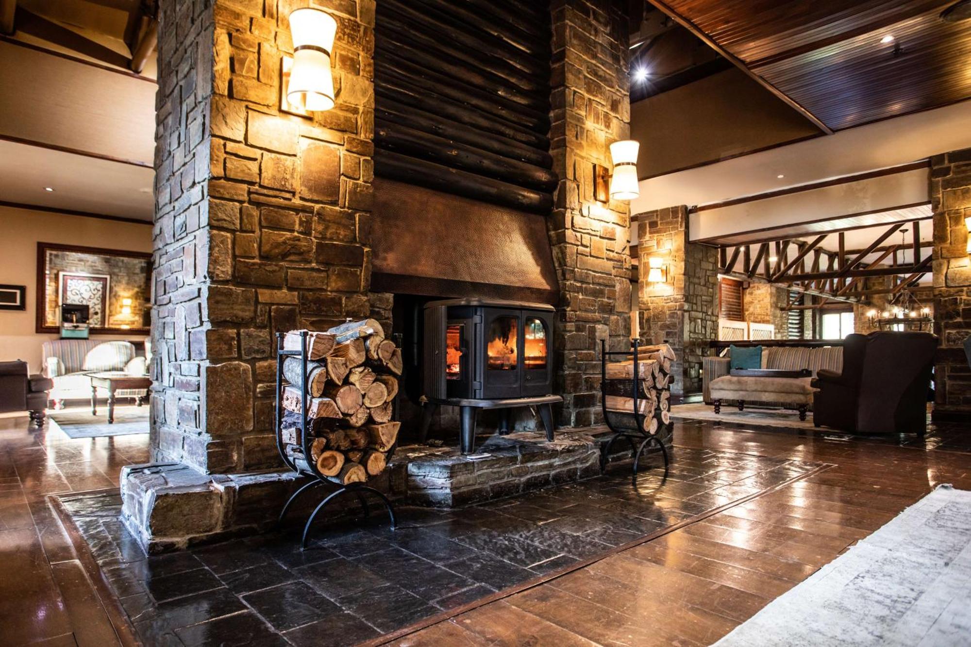 Drakensberg Sun Resort Cathkin Park エクステリア 写真