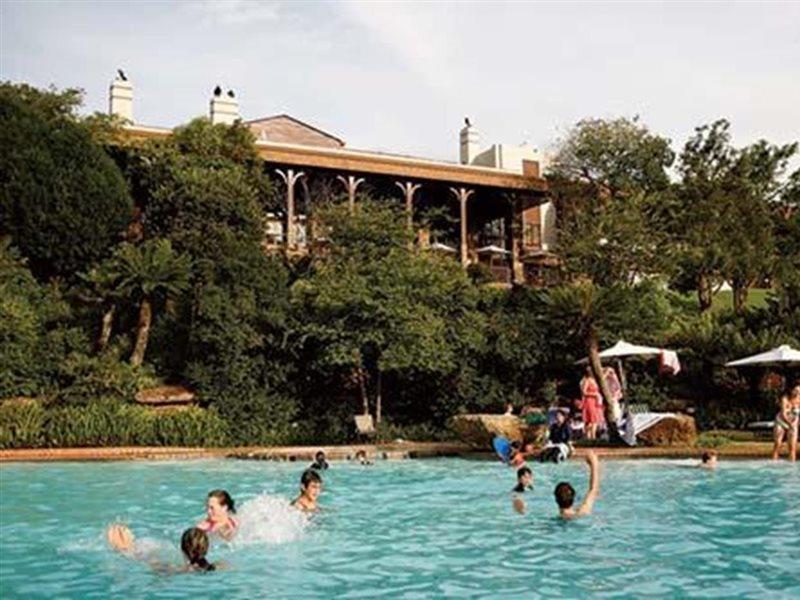 Drakensberg Sun Resort Cathkin Park エクステリア 写真