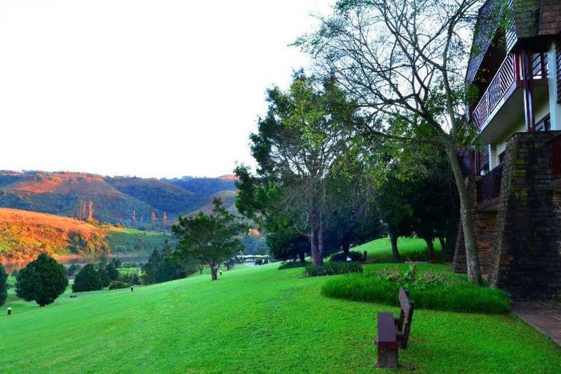 Drakensberg Sun Resort Cathkin Park エクステリア 写真